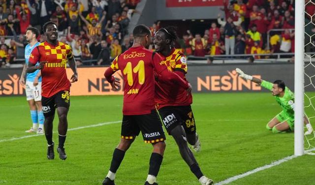 Göztepe Fırtına dinlemedi: 10 kişiyle 3 puanı söktü aldı