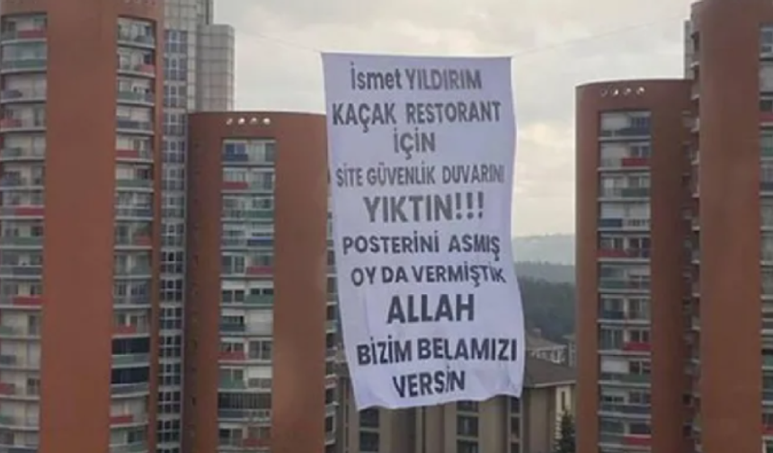 Ümraniye Belediyesi'nde ''kaçak restoran'' gerilimi! Site yönetiminden pankartlı protesto: ❝Kaçak restoran için yıktın!❞